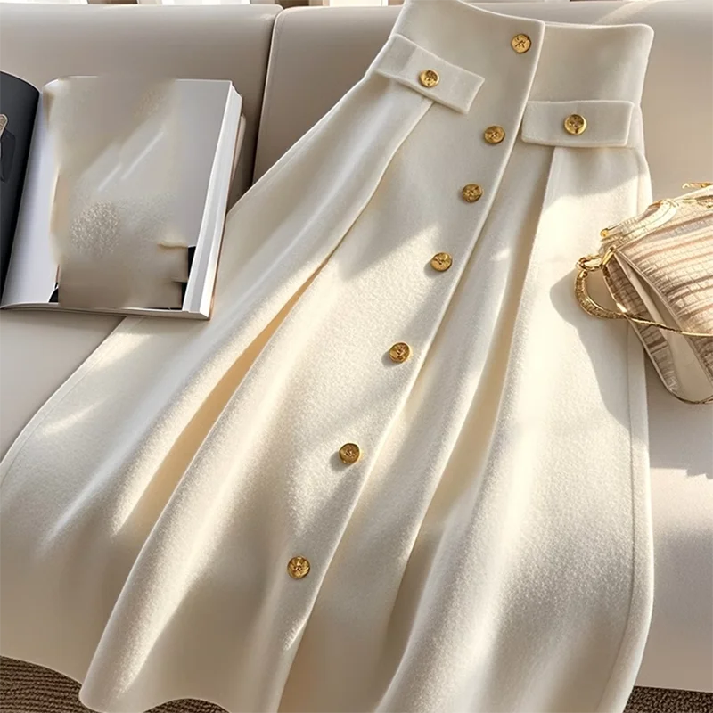 Design Sense White Knitted Skirt Women Winter Versatile Age-reducing A- line Skirt Fashion Light Luxury High-end Skirt Lady XQ61