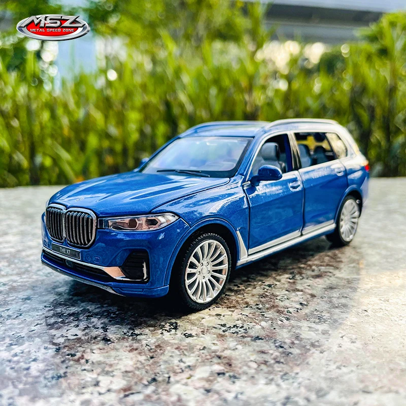 MSZ 1:32 BMW X7 alloy car model static die-casting car model with lighting decoration collection toy tools gift mold