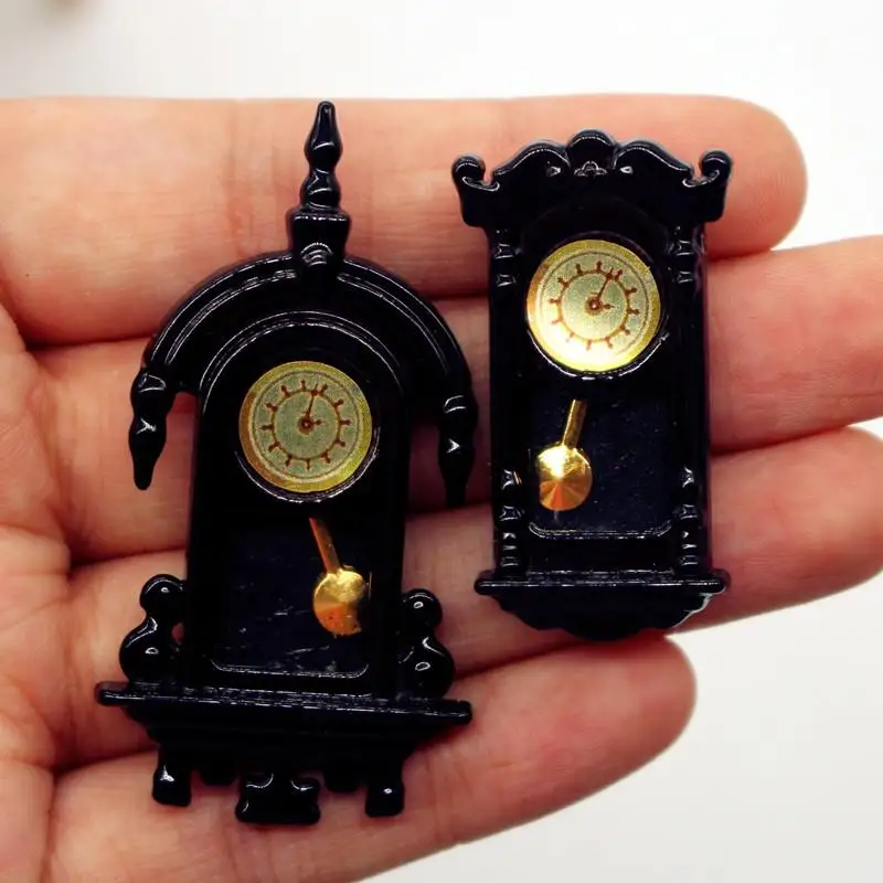 Jam Dinding Vintage Rumah Boneka dengan Jarum Penunjuk yang Dapat Bergerak, Model Miniatur Aksesoris Ruang Tamu untuk Rumah Boneka, Mainan Berpura-pura Bermain untuk Anak-anak