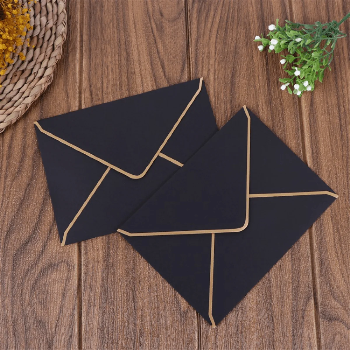 50pcs/pack invitation envelope with gold foil border V-shaped flap envelope luxury wedding invitation photo party