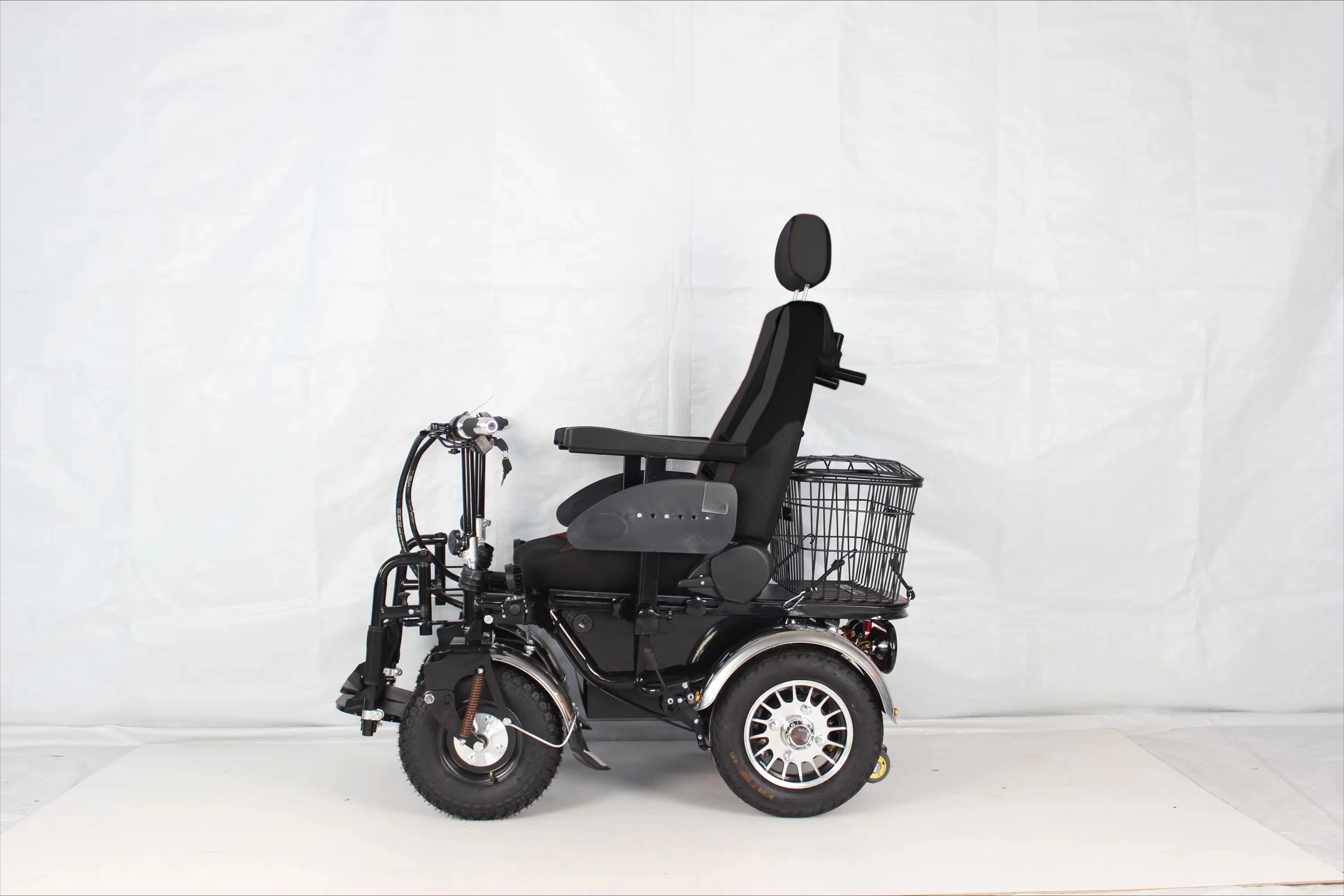 With reply very fast all-terrain vehicle new energy vehicle electric car hot sale with CE II