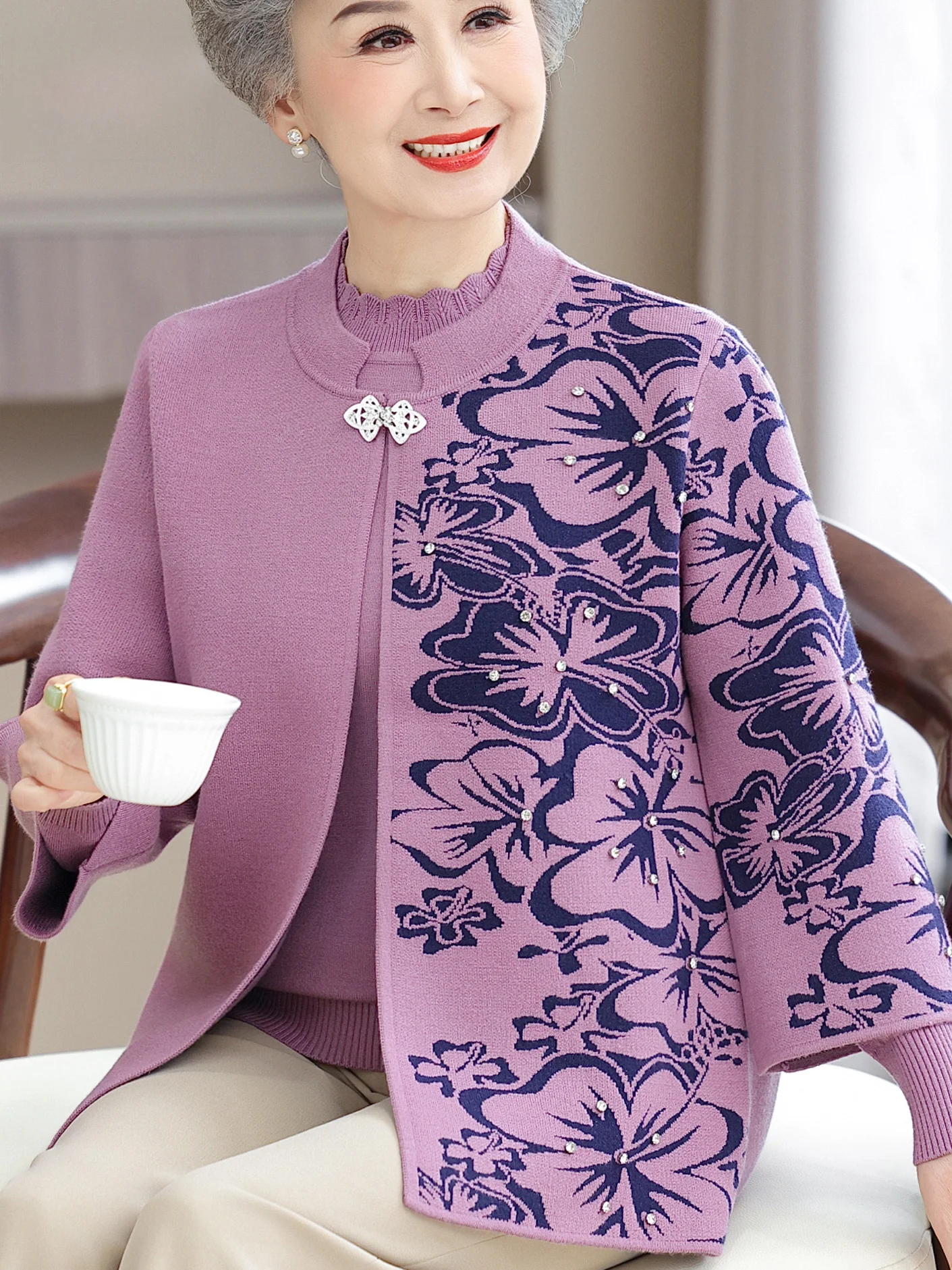 

Новый китайский вязаный открытый кардиган из двух предметов для женщин среднего возраста, модный свитер, пальто, осень-зима...