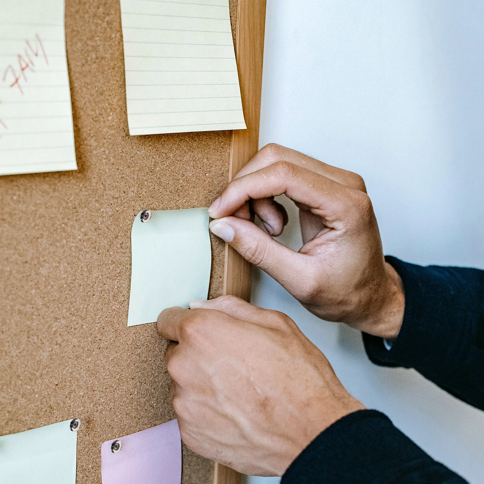 

Box Fashionable Pushpins Ornamental Thumbtacks Sturdy Map Pins Bulletin Board Supplies Cute Office Decorations Travel Maps