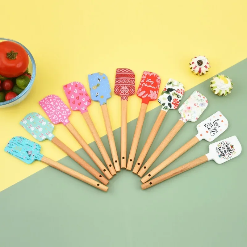 Color Silicone Baking Spatula Heat-Resistant Non-stick Cooking Kitchen Utensils Non-deformable Soft Baking Spatula Wooden handle