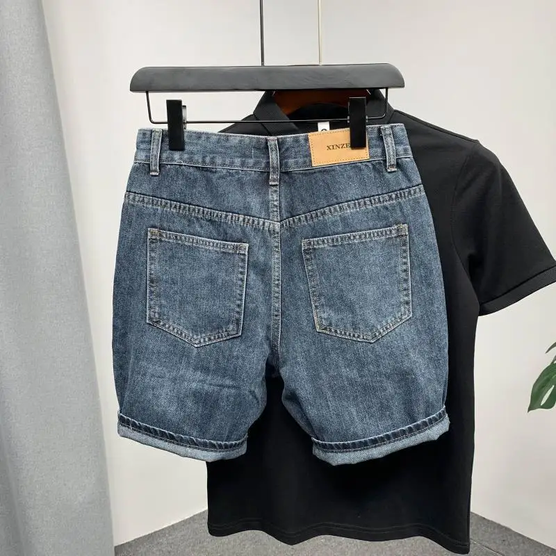 여름 패션 럭셔리 의류 디자이너 남자의 새로운 캐주얼 블루 데님 여름 스트레이트 레그 세련된 남자 친구 반바지 클래식 청바지