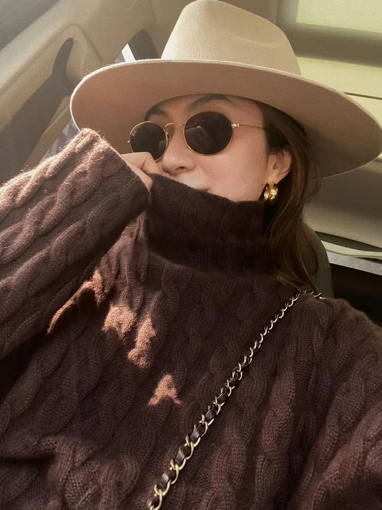 

Осенне-зимний кашемировый свитер с высоким воротником в стиле ретро, женский свободный толстый свитер с ленивым ветром и цветочным принтом, нижняя рубашка.