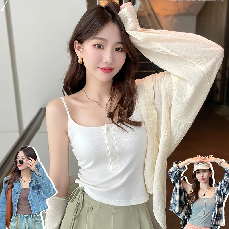 Oddychająca i wygodna koszulka na guziki dla kobiet z wyjmowanym biustonoszem do noszenia na wierzch.