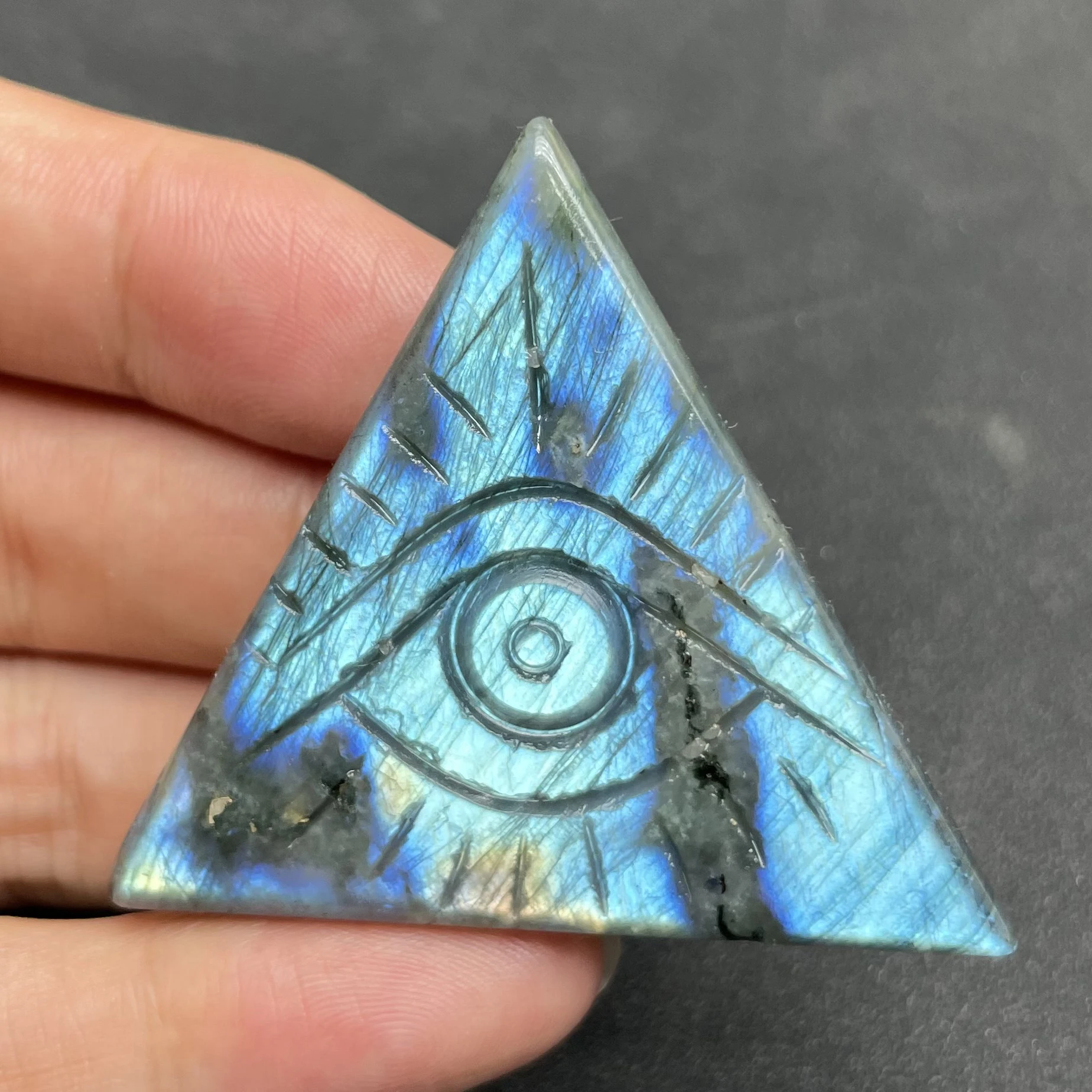 Natural Labradorite Carving The Eye of Horus Quartz Crystal All Seeing Eye Reiki Healing Exquisite Carvings Amulet Wicca Crafts