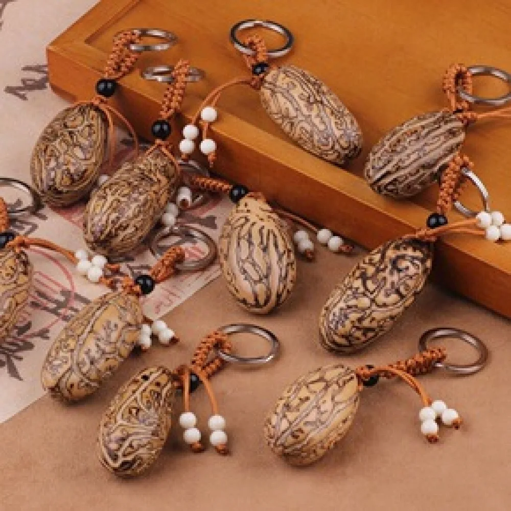 2 Pack Natural Thousand Eyes Bodhi Keychain Charms, 4–6cm Hand Braided Woven Rope Bodhi Seed Bag Pendant, Vintage Oriental Feng Shui Lucky Key Accessory for Car Backpack Holiday Birthday Housewarming Gift