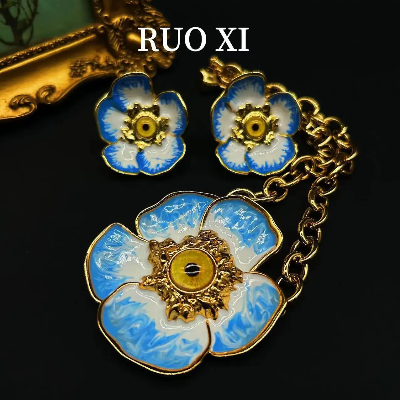 Mid-Ancient Vintage Light Luxury Magazine Devil\'s Eye Enamel Color Gold-Plated Flower High-Grade Necklace Earrings