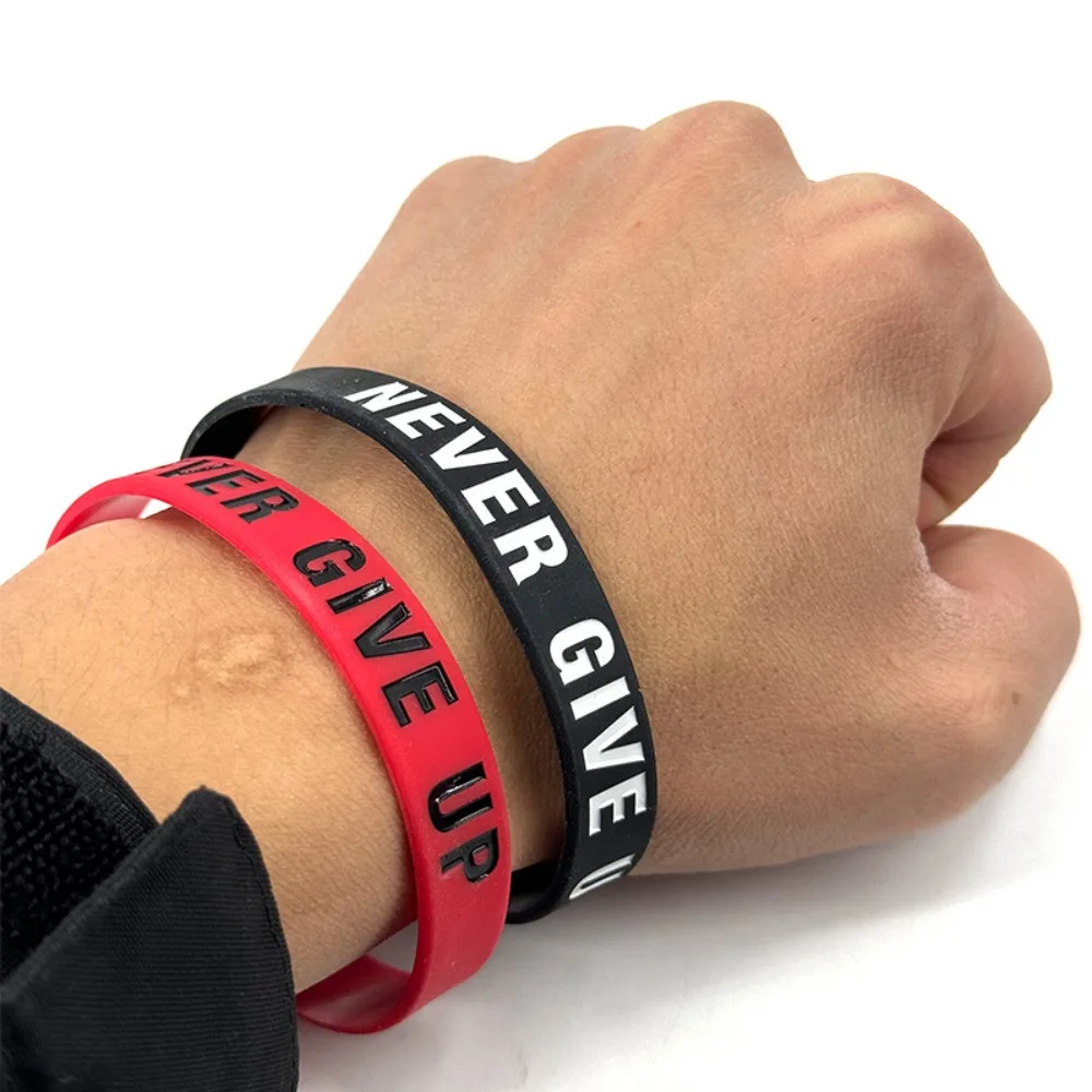 سوار معصم مقاوم للماء مع الحروف الإنجليزية لا تتخلى أبدًا مع مطابقة الإكسسوارات المعززة تشجع الأصدقاء على تقديم الهدايا #2