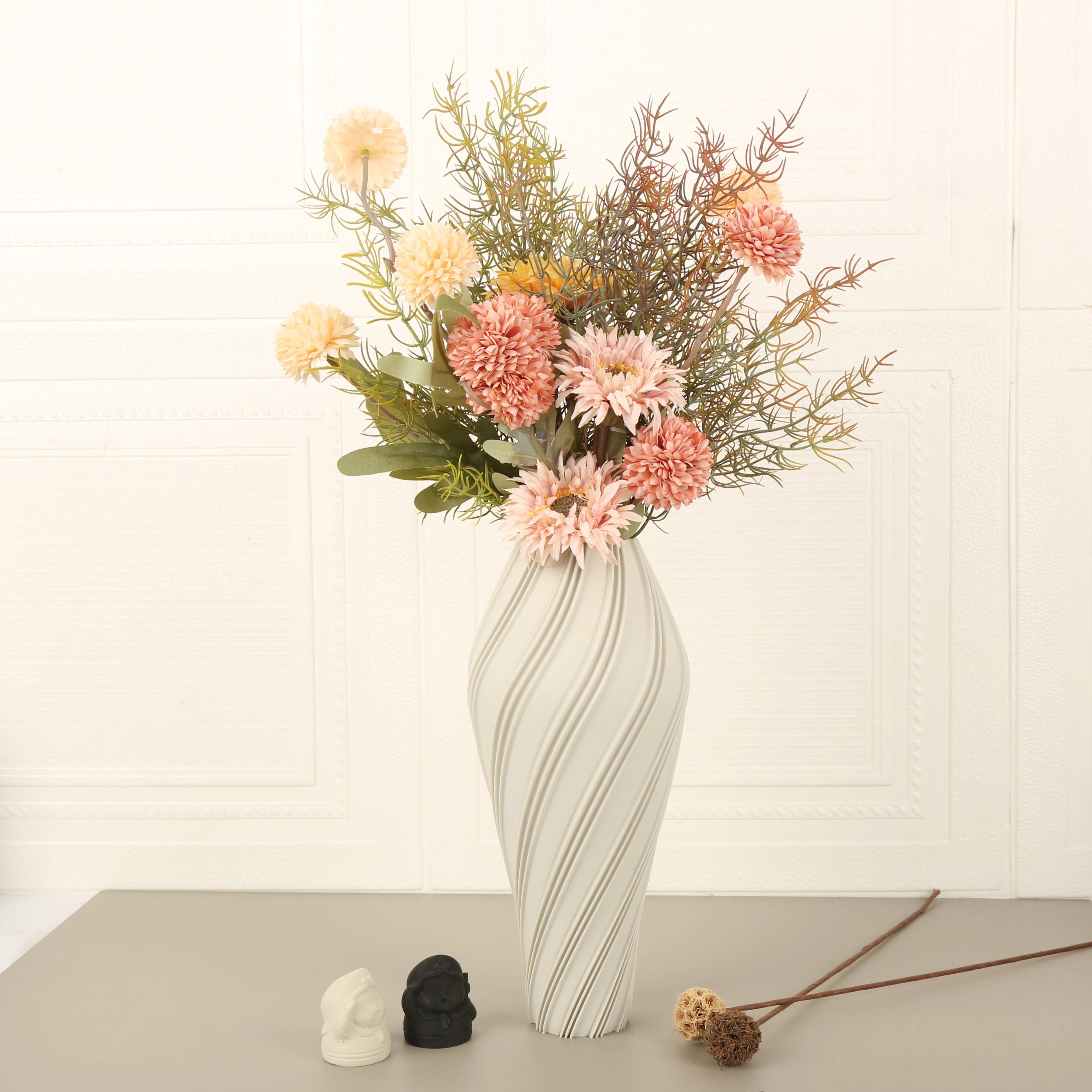 Cross‑border Morandi Green Spiral Ceramic Vase Modern 3D Diagonal Textured Vase Tabletop Flower Arrangement Decor for Living Roo