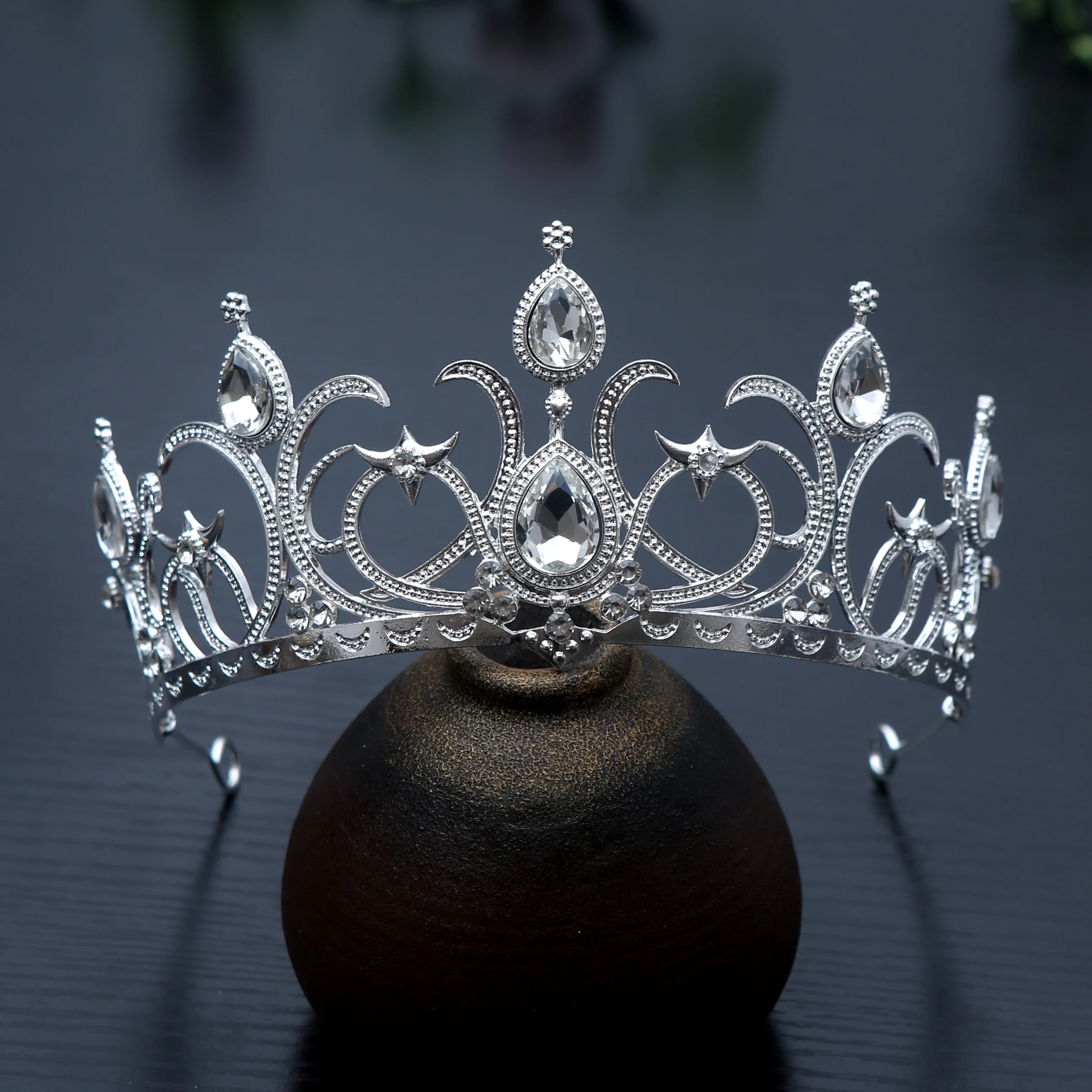 1pc Fashion Gothic Halloween Hair Crown Ox Horn Mysterious Black Alloy Water Diamond Headwear Makeup Ball Vampire Role Playing
