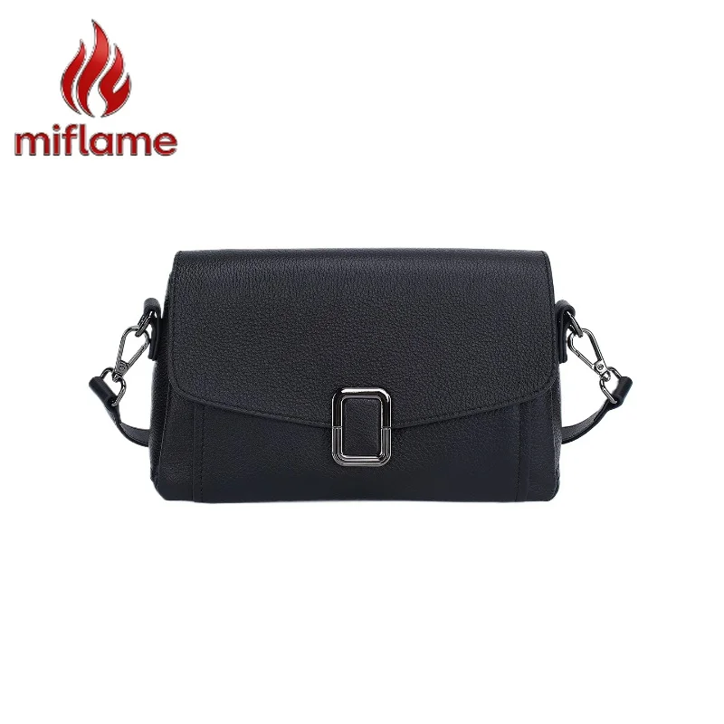 

Premium Leather Handbag Chic Minimalist Crossbody Shoulder Bag for Work Commute Stylish Underarm Bag
