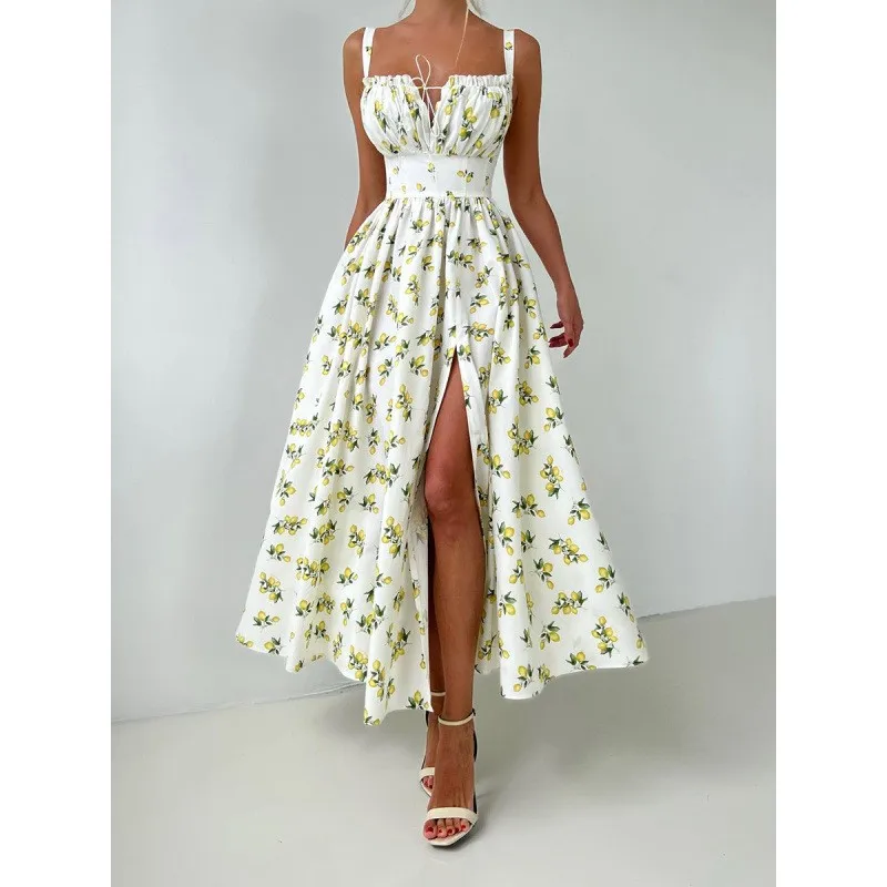 Sommerliches weißes Kleid für Damen: Maxikleid mit Spaghettiträgern, Fruchtprint, hoher Taille, Zitronen- und Erdbeerprint