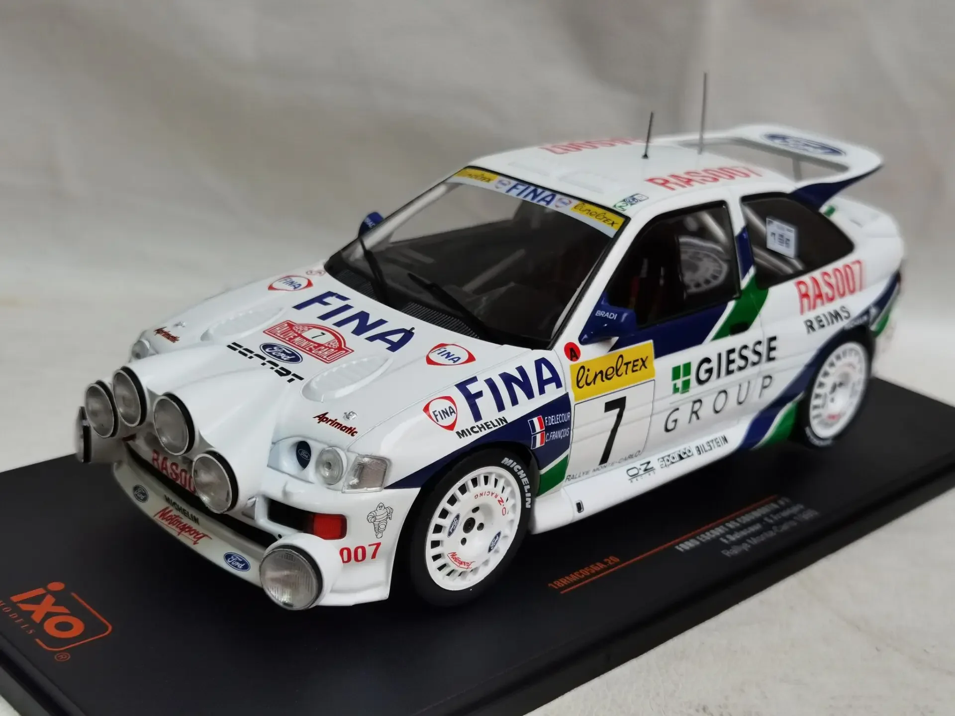 

Литой под давлением IXO масштаб 1/18 FORD ESCORT RS COSWORTH # 7 1995, модель автомобиля из сплава, Коллекционная игрушка, подарок, сувенир, витрина, орнамент