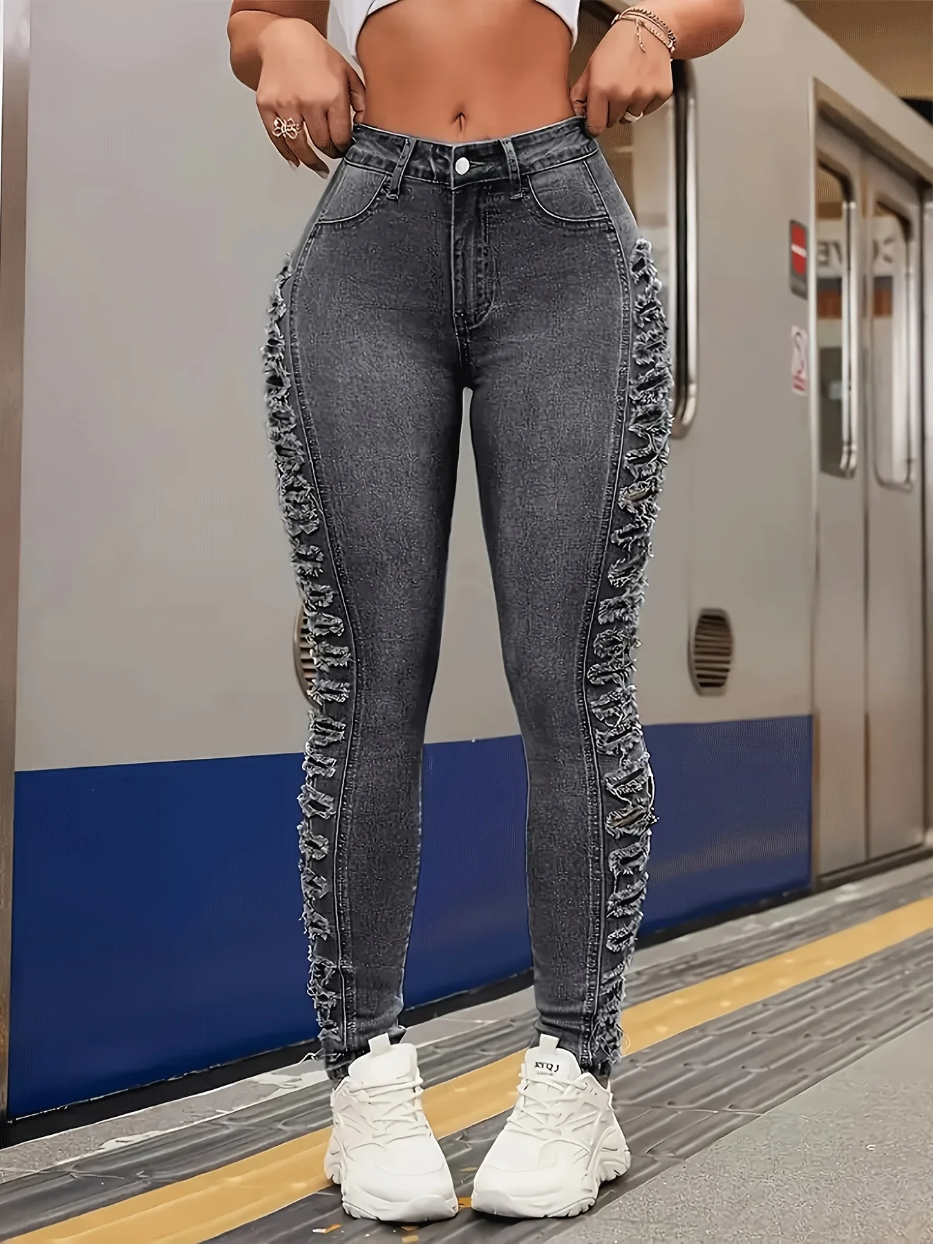 

Women's fashionable classic black and gray side layered ripped elastic slim fit and hip-retracted casual nine-point foot jeans