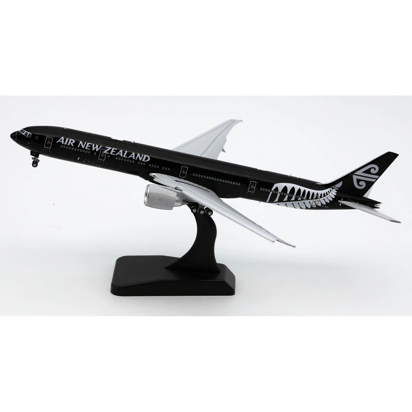 XX40006A Alloy Collectible Plane Gift JC Wings 1:400 Air New Zealand Boeing B777-300ER Diecast Aircraft Model ZK-OKQ Flap Down