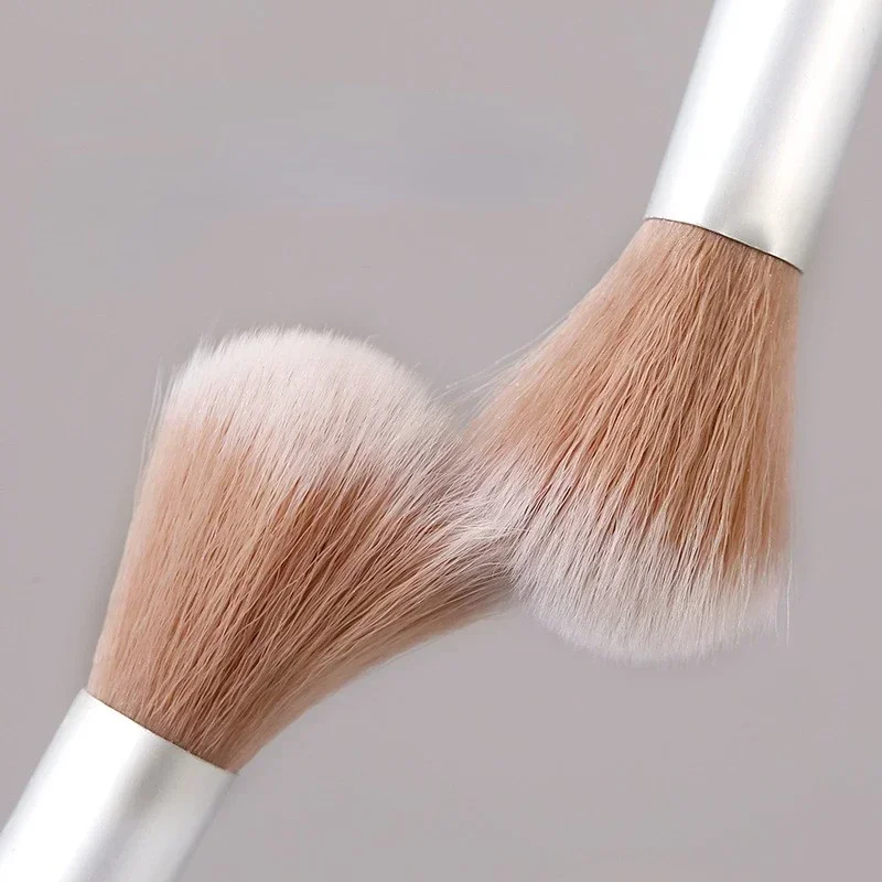 1pcs Highlighting Makeup Brush Foundation Brightening Brush Contouring Blush Loose Powder Brush Beauty Tools for Make Up