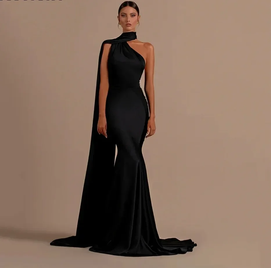 

Black Woman Evening Dresses Backless Halter Mermaid Sleeveless Satin Formal Prom Gowns Robe De Celebrity Dess Robe De Soiree