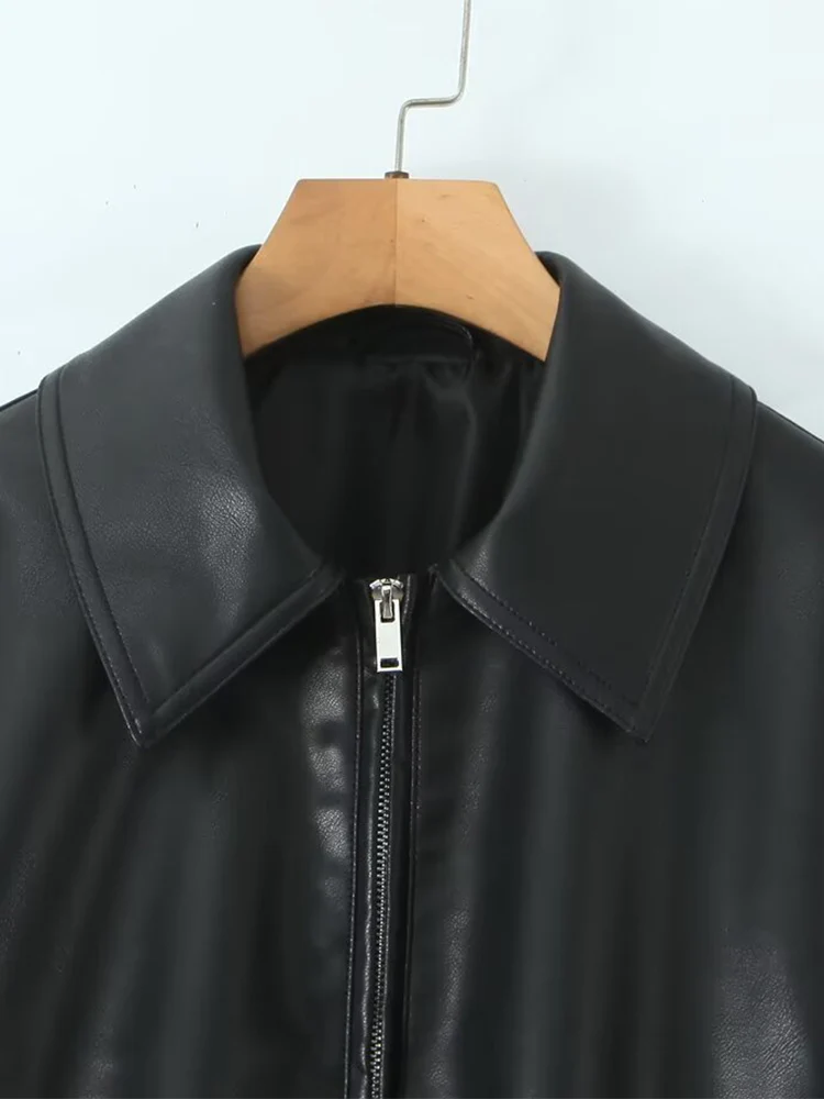 Modische und vielseitige Damenjacke aus einfarbigem Kunstleder mit Bomberkragen und langen Ärmeln im europäischen Stil.