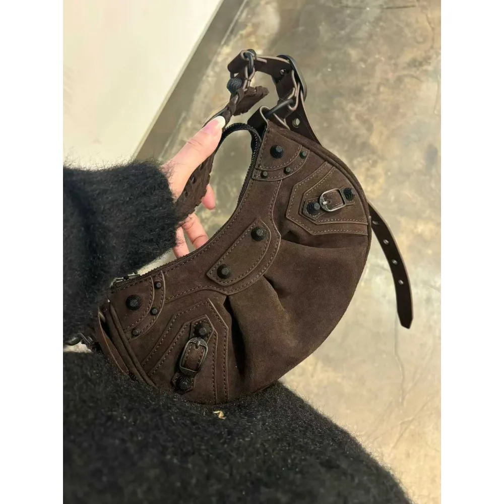 

Leather Crescent Bag 2025 New Rivet Fashionable Three-in-one Pleated One-shoulder Crossbody Locomotive Women's Armpit Bag