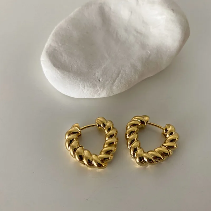 Retro Fashion Hollow Twist Heart Hoop Earrings for Women Charm Simple Gold Color Stainless Steel Hip Hop Rock Jewelry Accessory