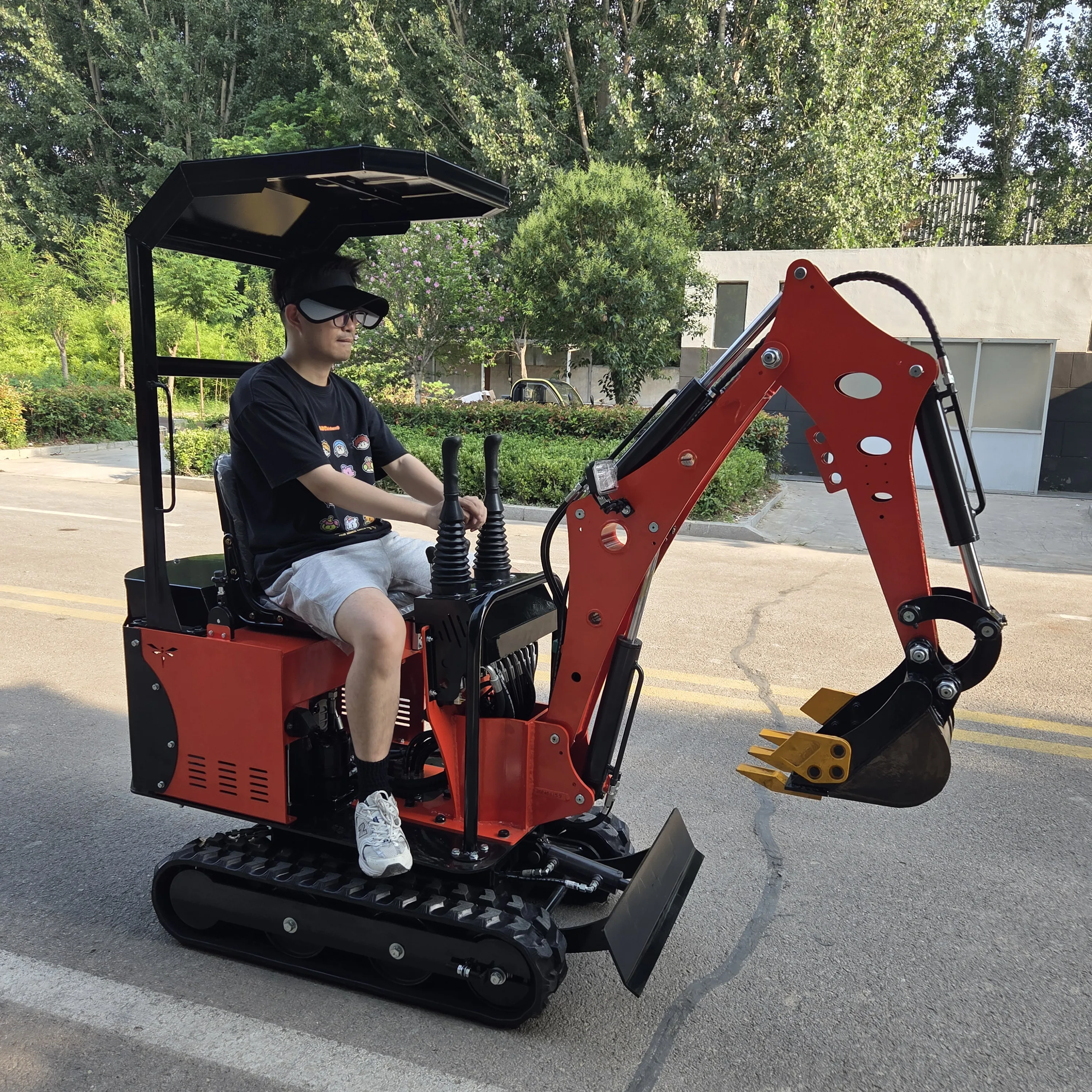 小型0.8トン多用途掘削機、カスタマイズ可能なEPAエンジン搭載、都市建設・造園に適したコンパクト掘削機