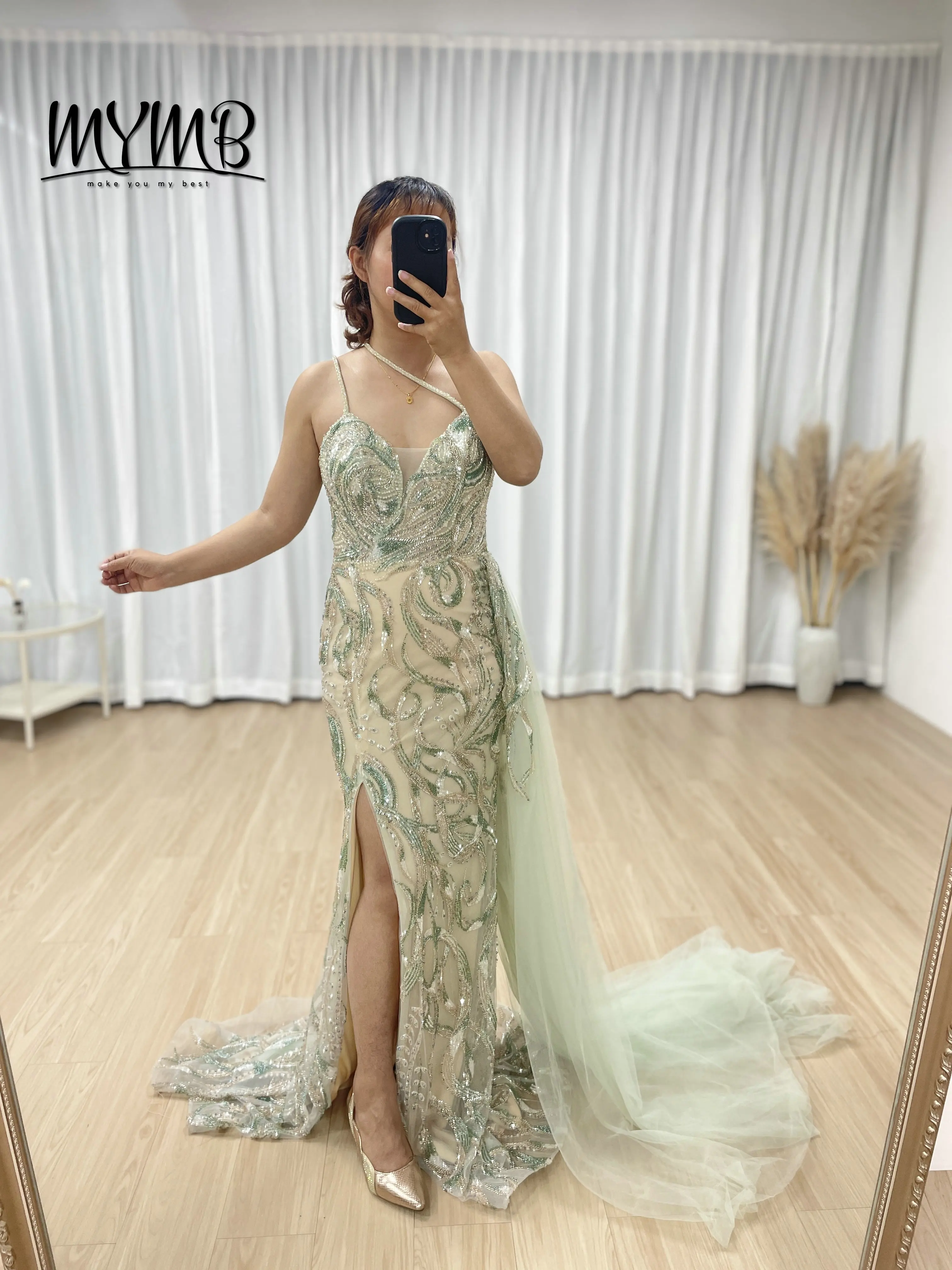 MYMB Exquisite Embroidery Beads Luxury Elegant High Slit Sexy V Neck Evening Gown Suitable for Banquet With Side Skirt MB40318