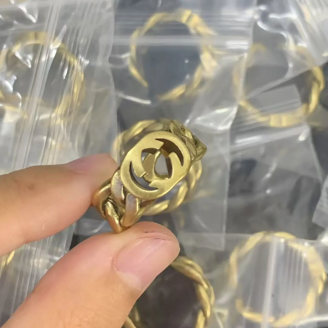 

Классическое ретро-кольцо с двойной буквой 2025 года, женские модные украшения, элегантный подарок для нее в особых дней