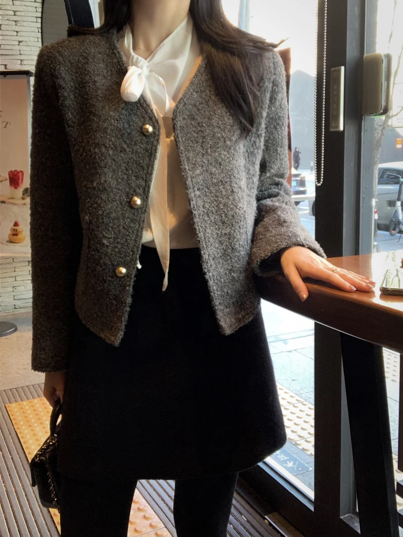 Fragrant V-Neck Gold Single Breasted Loose Pocket Solid Color Coarse Woolen Coat Women Chic Autumn
