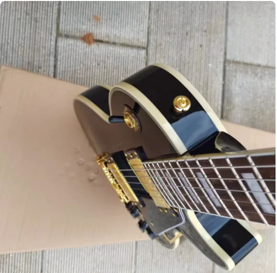 

Electric Guitar, Made in China high quality, Rosewood Fingerboard MAHOGANY body, Gold Hardware,