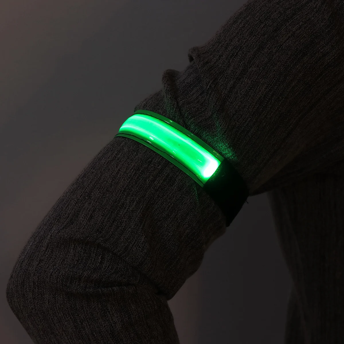 

4pcs Led Glowing Armband Reflective Wristbands For Night Running Dog Walking Mountaineering Outdoor Safety Slap Bracelets