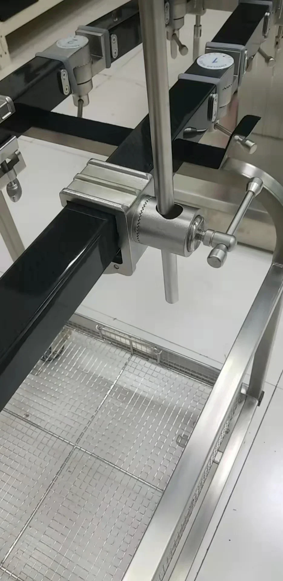 Suspension traction frame fixator is for lower limb  reduction traction during surgery