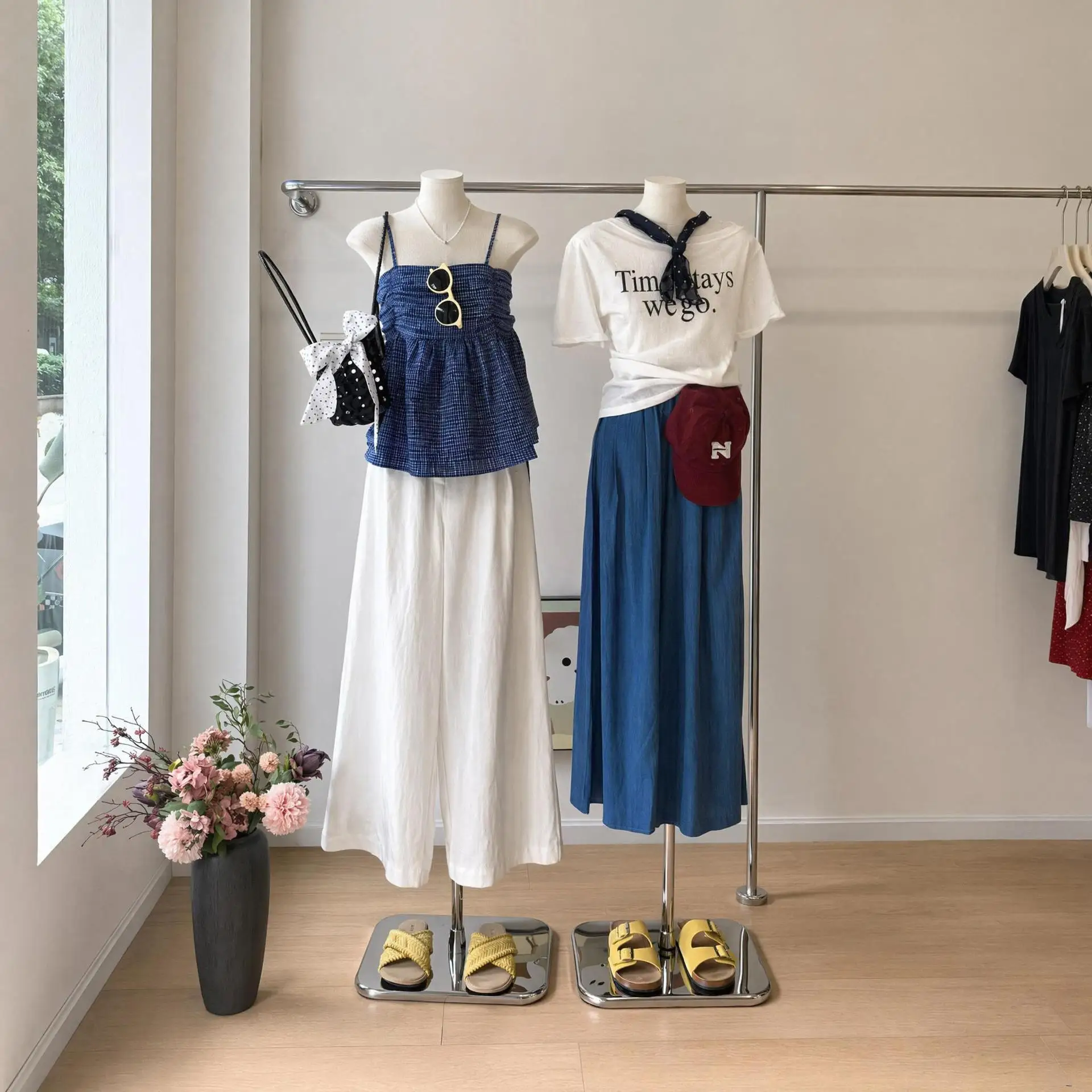 Clothing store flat body flat chest model half full body fake human body display stand women's clothing doll window