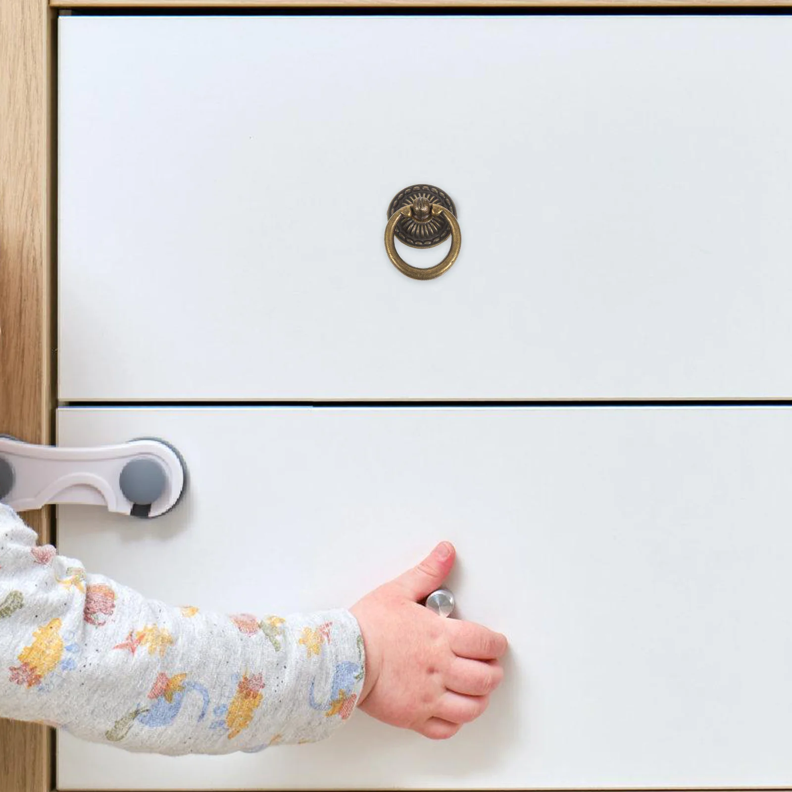 

8Pcs Bronze Cabinet Pulls Ring Drawer Handles Vintage European Retro Style Zinc Alloy Single Hole Knobs for Kitchen