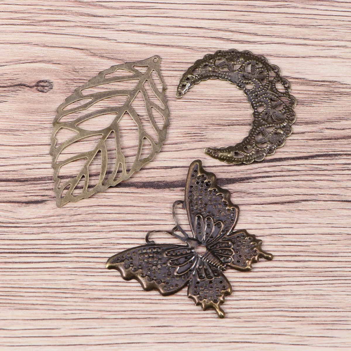 Bronze Flower Nickel Free Iron Pendants Tibetan Style DIY Accessories for Necklace Bracelet Earring Making Metal