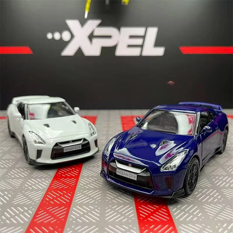 Japanese Supercar GTR R35 Simulation Exquisite Diecasts & Toy Vehicles RMZ city 1:36 Alloy Model Metal Car Gifts For Children