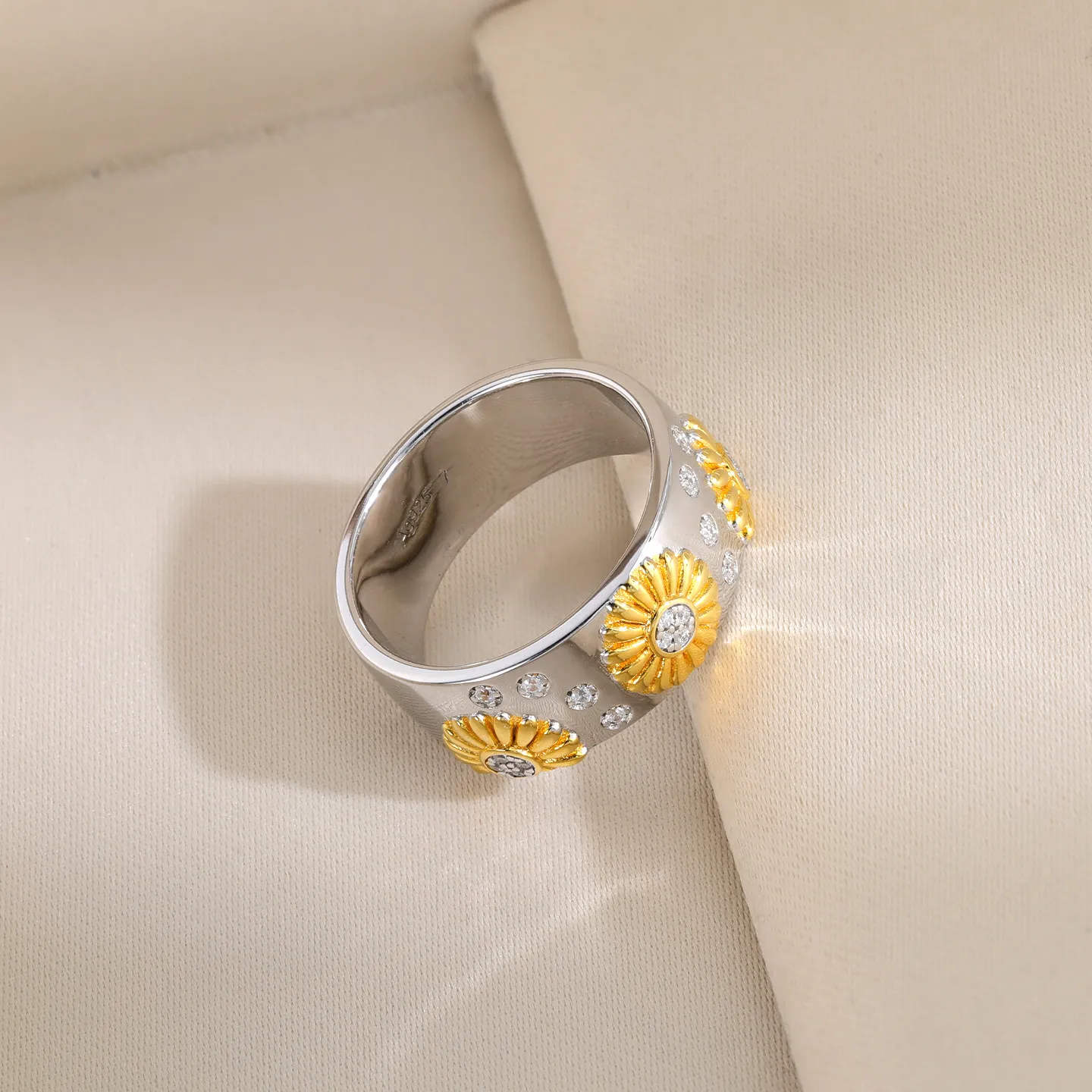 Vintage-style S925 Silver Sunflower Ring for Women, Versatile and Elegant with a Touch of Gold, Unique Minimalist Design Stackab