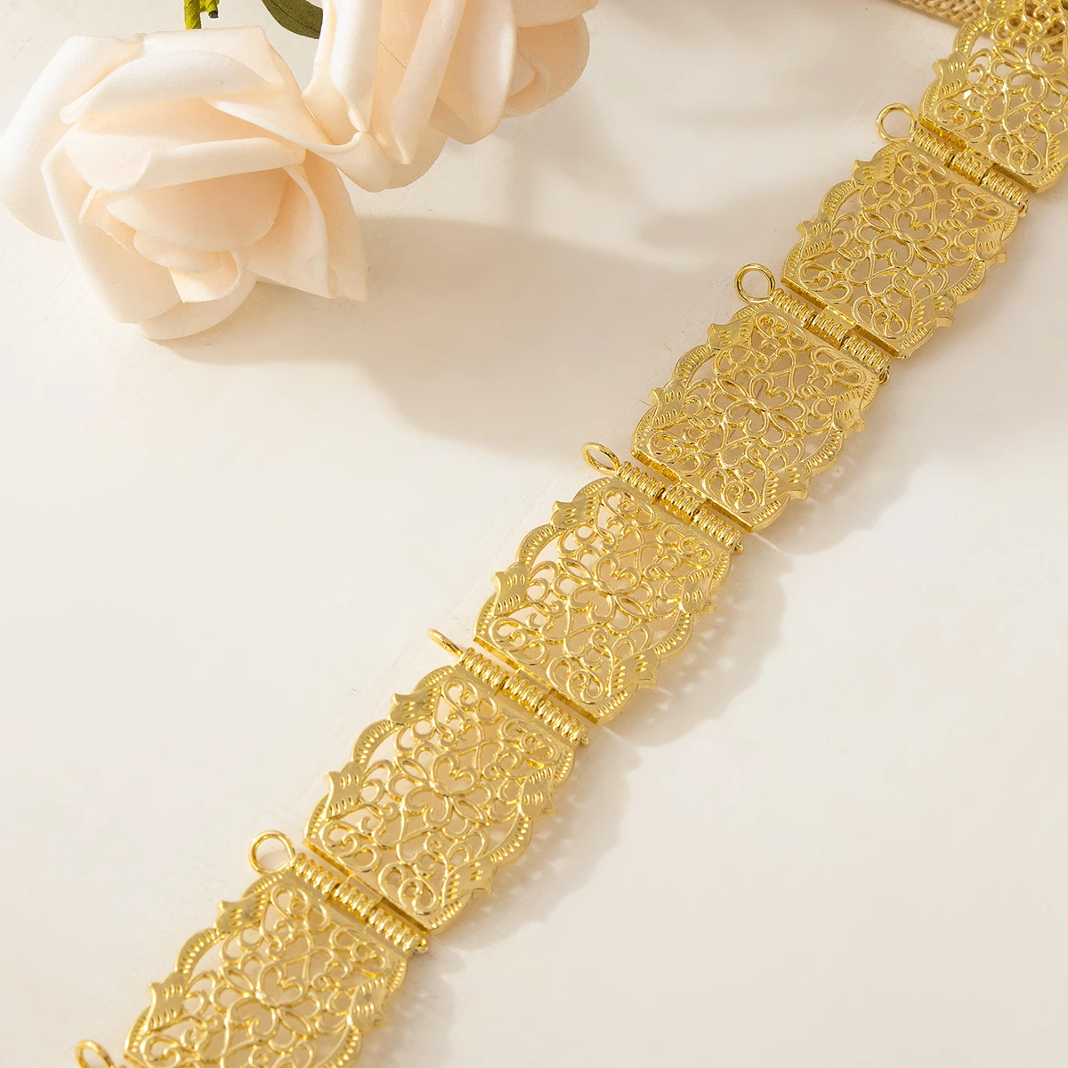 Gold Wedding Dress Jewelry Cutout Pattern Carved Inlaid Rhinestone Katan Bridal Belt Jewelry