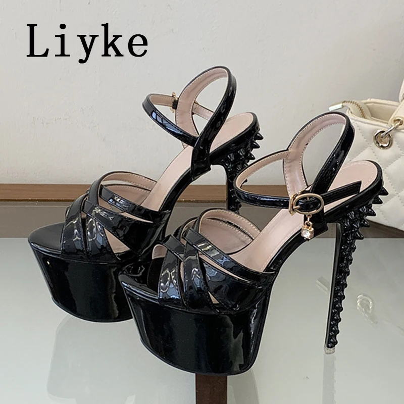 Liyke Schwarze Lackleder Sexy Extrem Hohe Absätze Party Nachtclub Stripper Schuhe Mode Schnallenverschluss Plateau-Sandalen für Damen