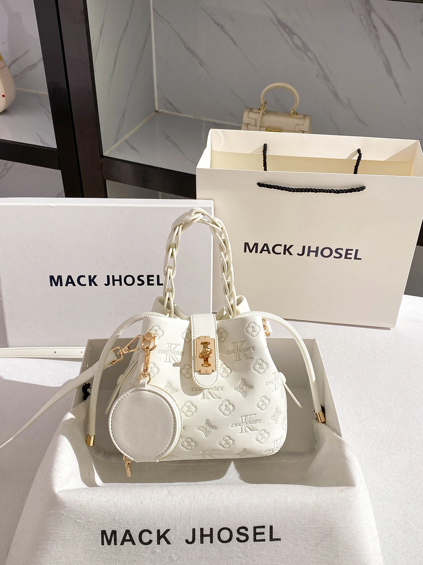 sac-seau-brode-Elegant-sac-bandouliere-tendance-petit-sac-de-qualite-superieure-nouvelle-collection-Ete-2026-sac-a-main-femme