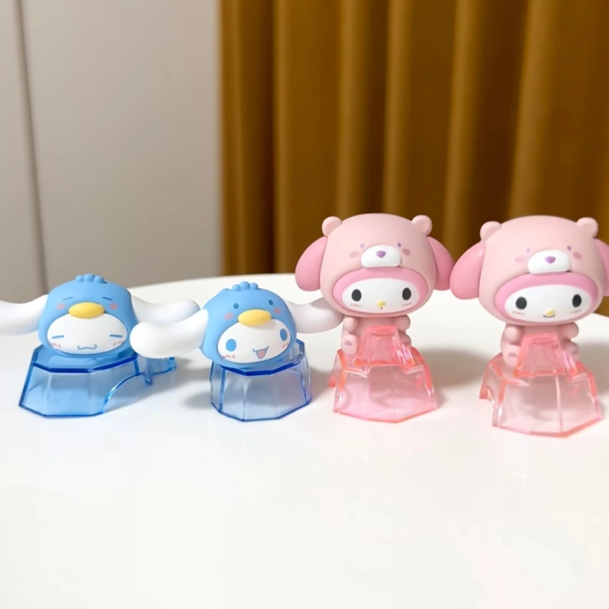 سانريو الجليدية التراص صندوق أعمى أرقام القطب الشمالي المقتنيات سينامورول مرحبا كيتي دمى صغيرة زخارف مكتب الاطفال هدية الكريسماس