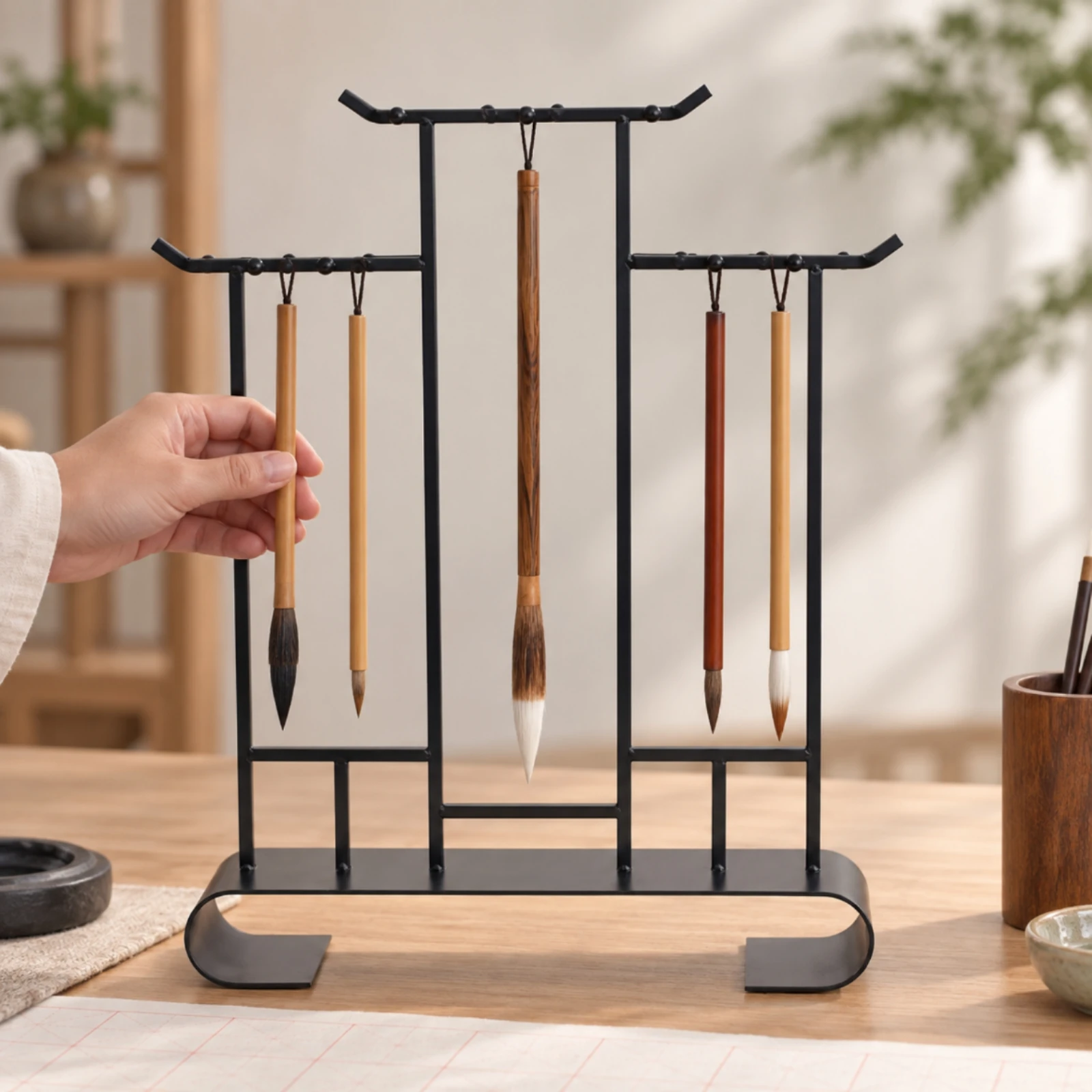 Freestanding Iron Calligraphy Brush Rack Sturdy Brush Rack with Rectangular Base Holder Space-Saving Multipurpose