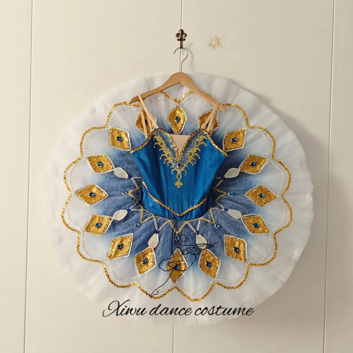 공작새 깃털 로얄 블루 발레 플래터 튜튜