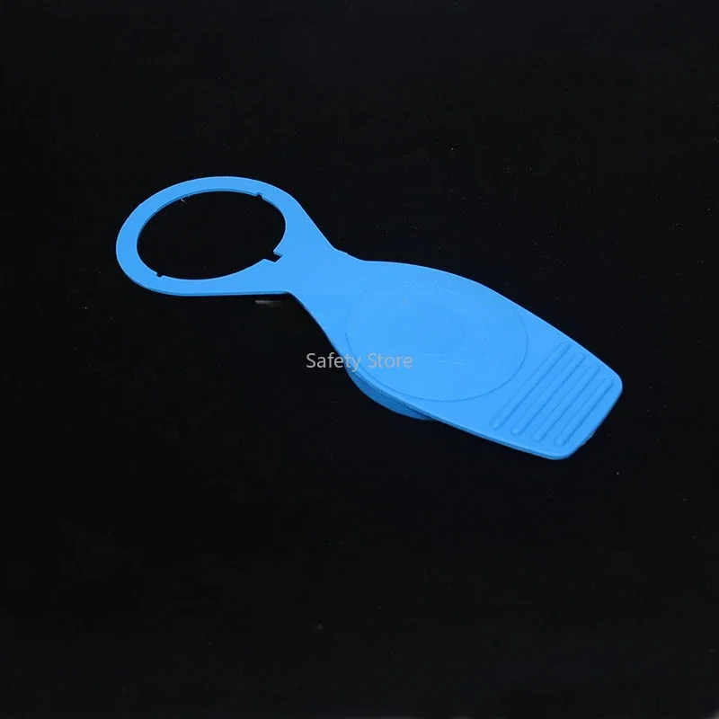 Suitable for Roewe RX5 MG Ruiteng wiper, water spray bottle, water pipe cover, rain brush, glass cover