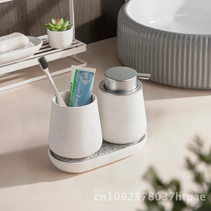 Amazon Explosions Ceramica Gomma siliconica Vernice Sensazione Schiuma Disinfettante per le mani Confezione Press Sub-Pack Shampoo Mousse da bagno Set da due pezzi