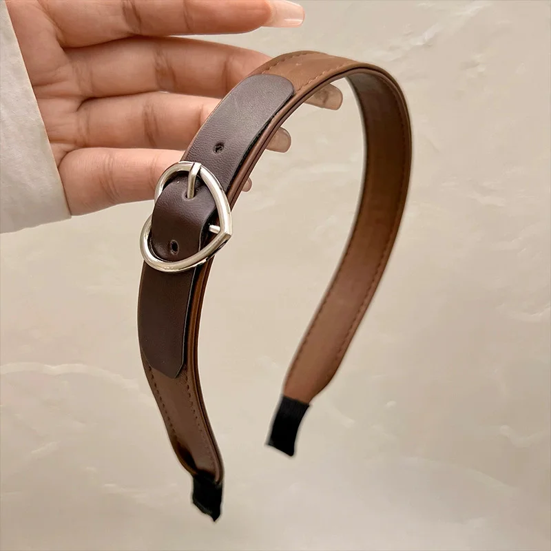 Kaffeefarbene Gürtelschnalle, Liebes-Stirnband für Damen, hohes Totenkopf-Top-Haarband, Maillard-Kopfbedeckung, modisches PU-Leder-Haar-Accessoire – Detail 5