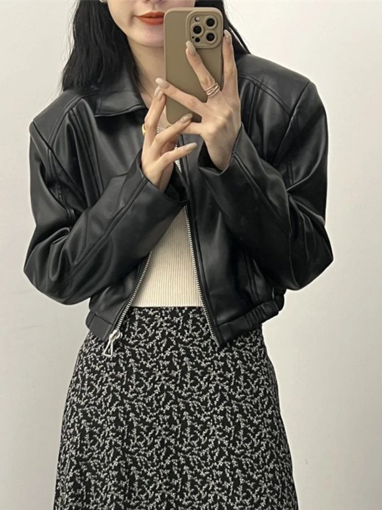 블랙 지퍼 크롭 가죽 재킷 여성 펑크 스타일 모토 바이커 가죽 재킷 여성 한국 패션 하이 스트리트 코트 2025 루즈핏