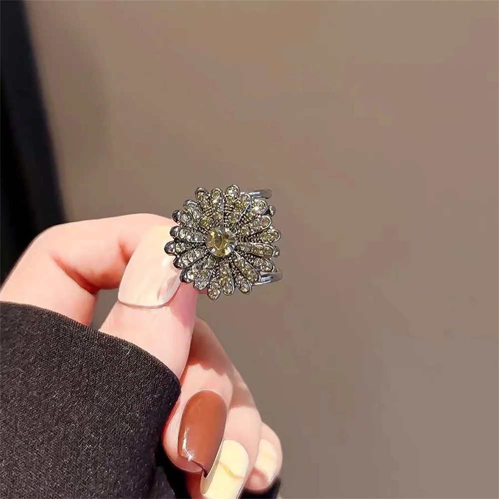 Klips do włosów w stylu vintage z motywem stokrotki, żółto-zielony, wysadzany kryształkami, metalowy klips-szczypce dla kobiet, elegancka biżuteria do noszenia na co dzień, idealny na prezent.